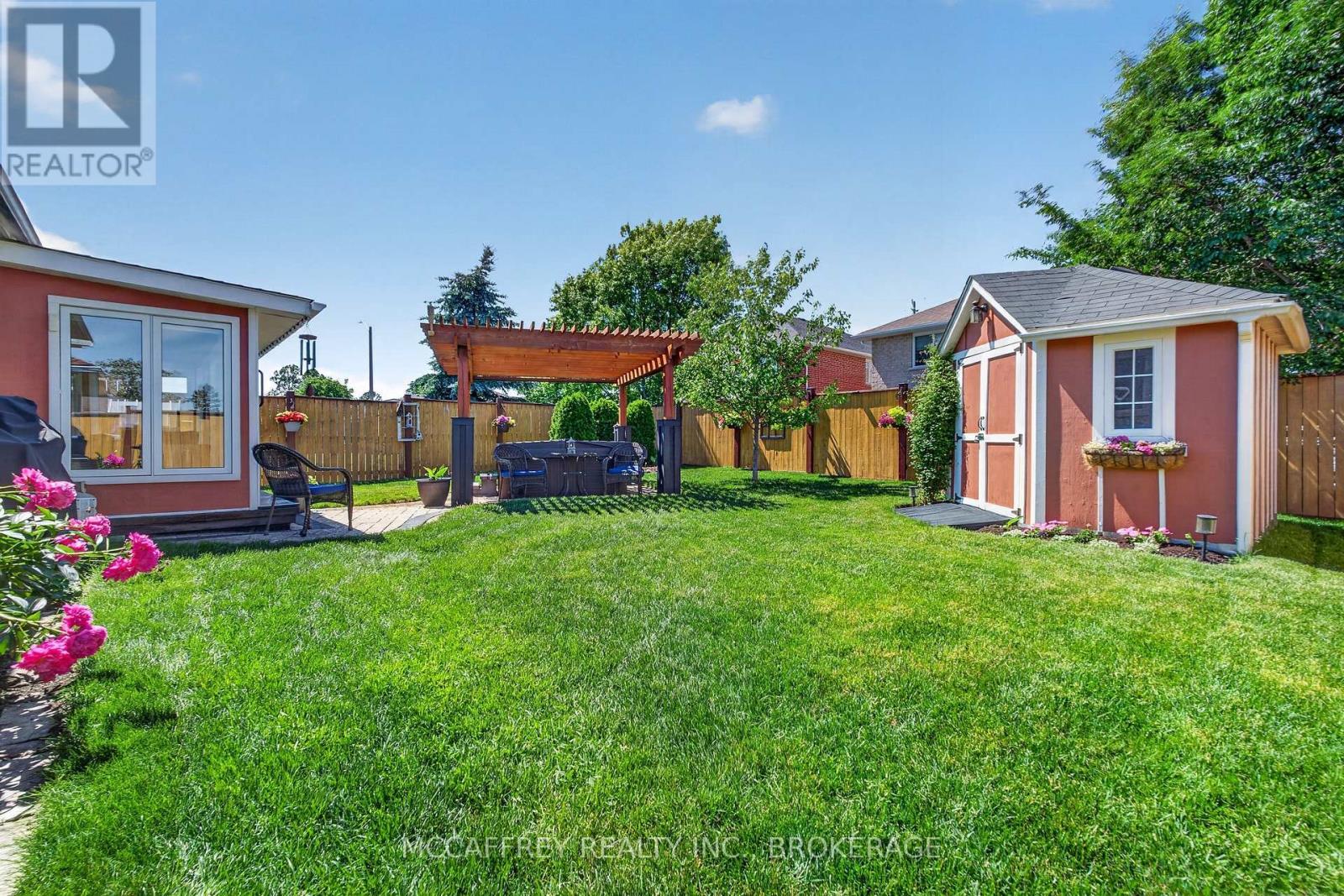 9 Hartwood Crescent, Greater Napanee (Greater Napanee), ON - Outdoor