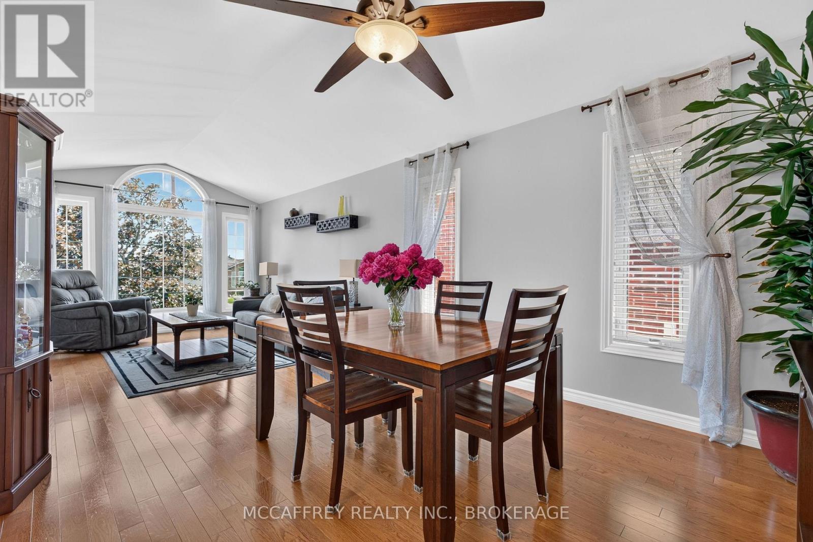 9 Hartwood Crescent, Greater Napanee (Greater Napanee), ON - Indoor Photo Showing Dining Room
