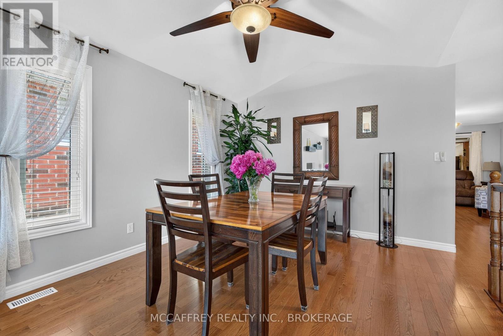 9 Hartwood Crescent, Greater Napanee (Greater Napanee), ON - Indoor Photo Showing Dining Room