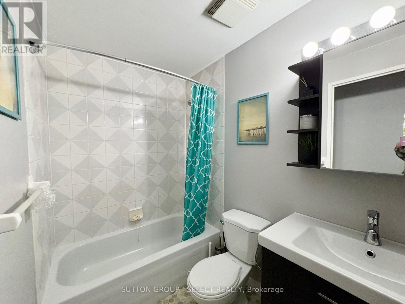 505 - 626 First Street, London East (East H), ON - Indoor Photo Showing Bathroom