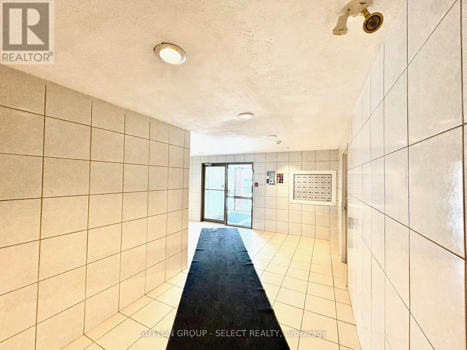 505 - 626 First Street, London East (East H), ON - Indoor