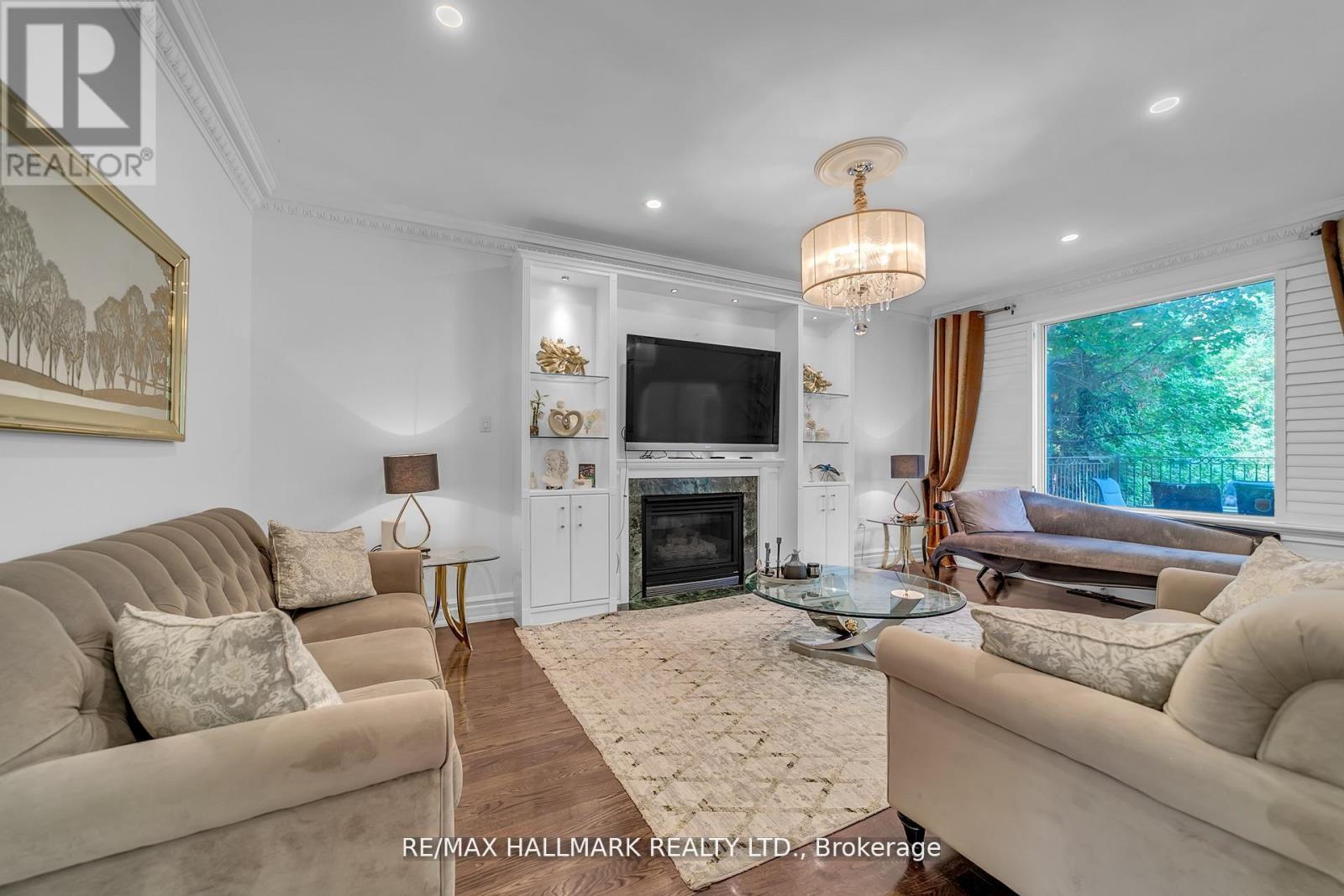 384 Kennedy Street W, Aurora, ON - Indoor Photo Showing Living Room With Fireplace
