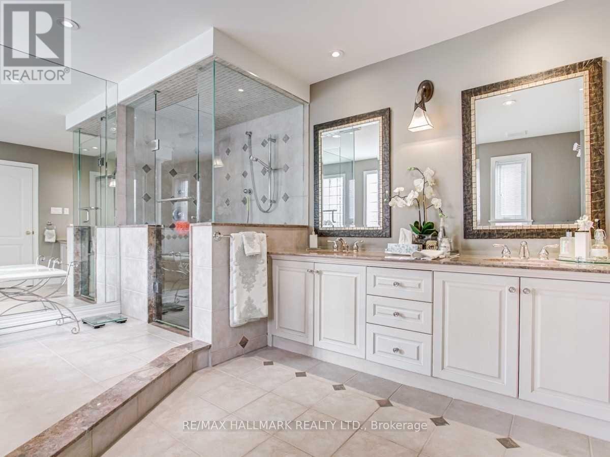 384 Kennedy Street W, Aurora, ON - Indoor Photo Showing Bathroom