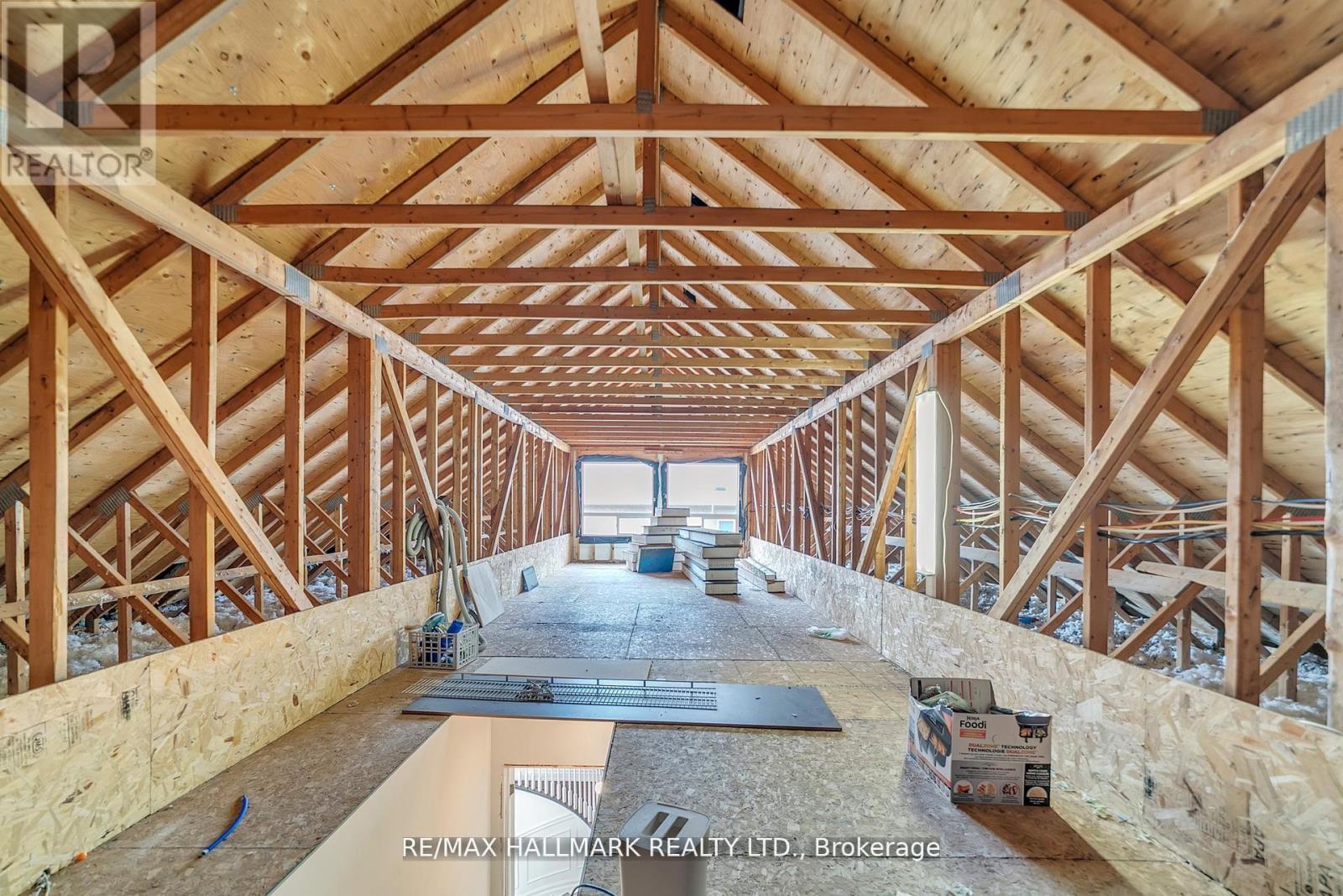 384 Kennedy Street W, Aurora, ON - Indoor Photo Showing Other Room