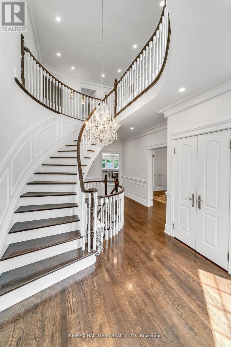 384 Kennedy Street W, Aurora, ON - Indoor Photo Showing Other Room