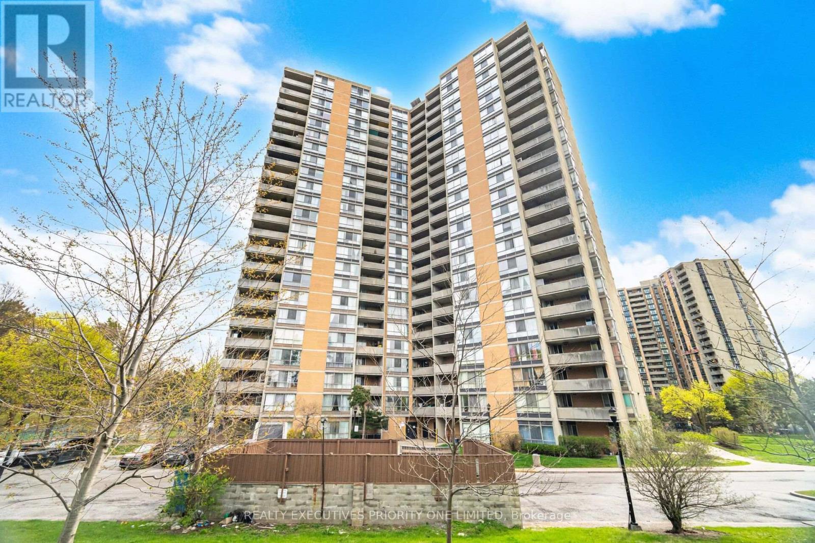 1802 - 10 Martha Eaton Way, Toronto, ON - Outdoor With Facade