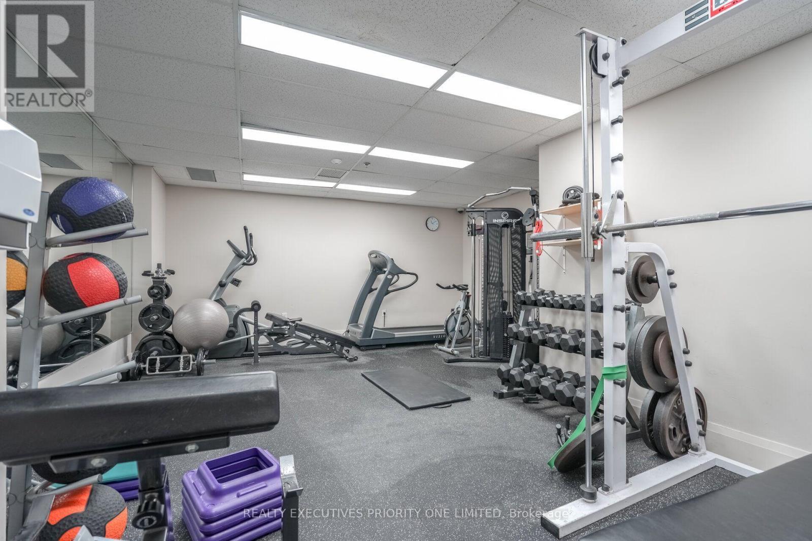1802 - 10 Martha Eaton Way, Toronto, ON - Indoor Photo Showing Gym Room