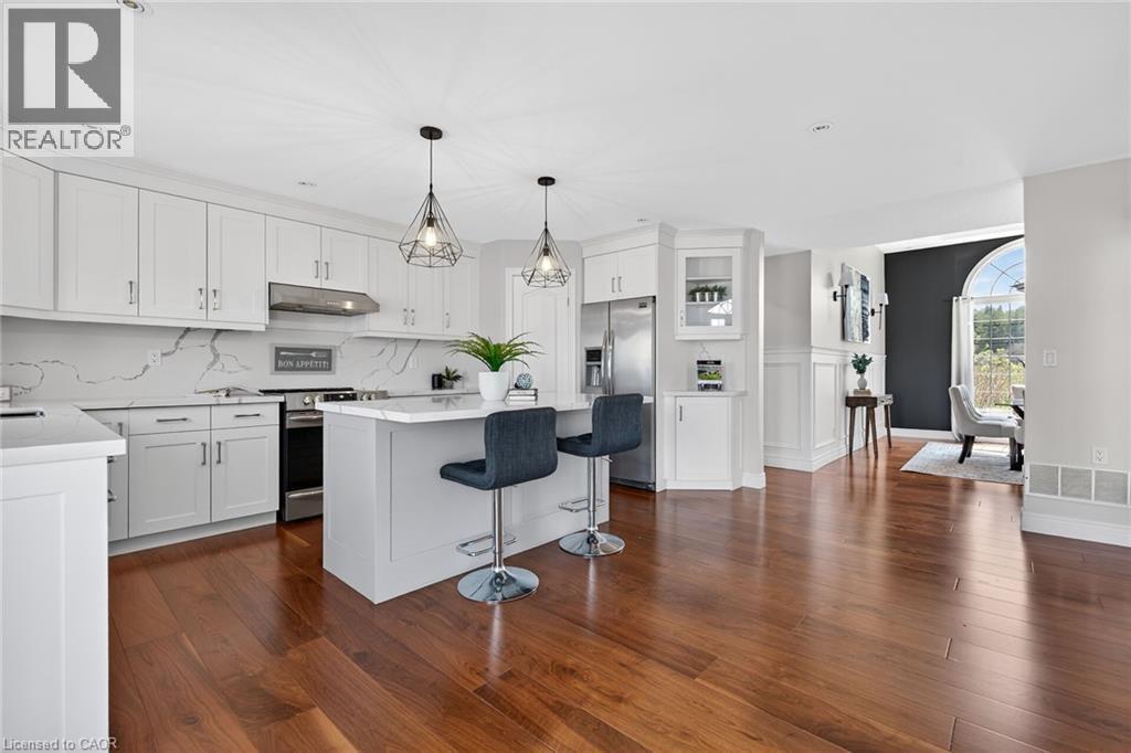 1140 River Road, Cayuga, ON - Indoor Photo Showing Kitchen