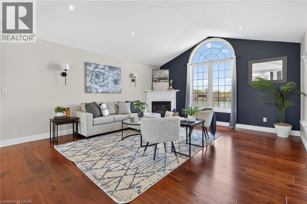 1140 River Road, Cayuga, ON - Indoor Photo Showing Living Room With Fireplace