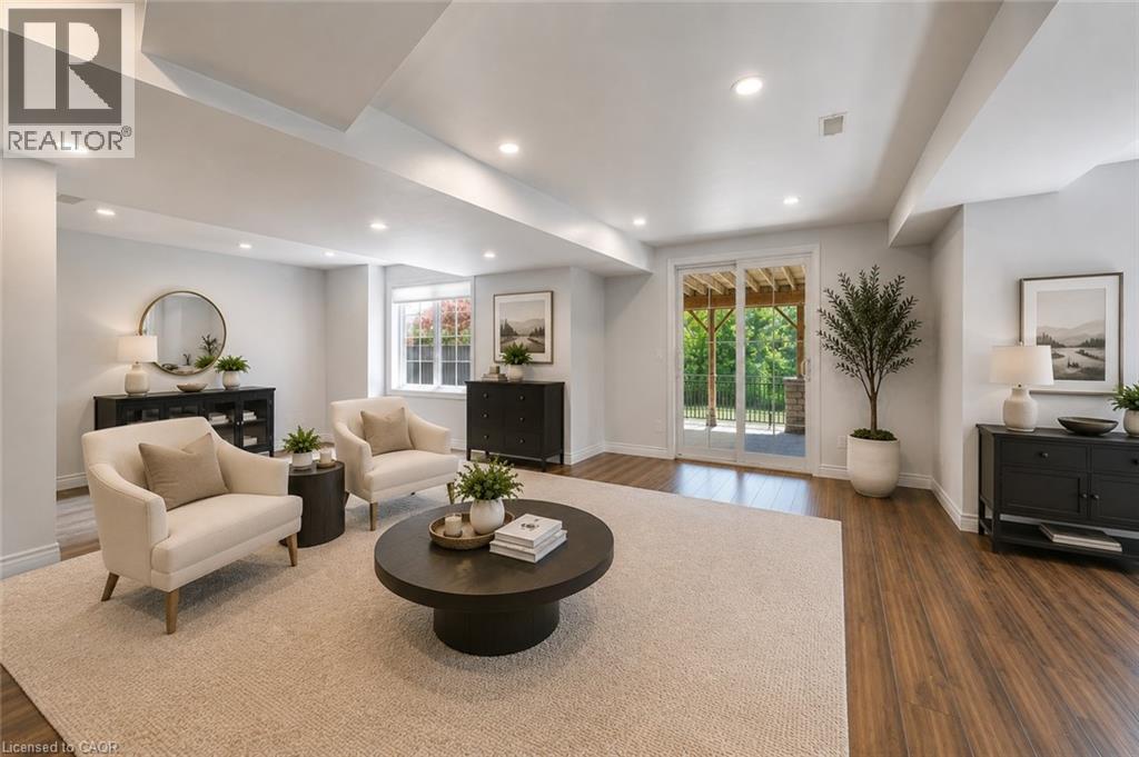 2380 Woodcrest Drive, Oakville, ON - Indoor Photo Showing Living Room