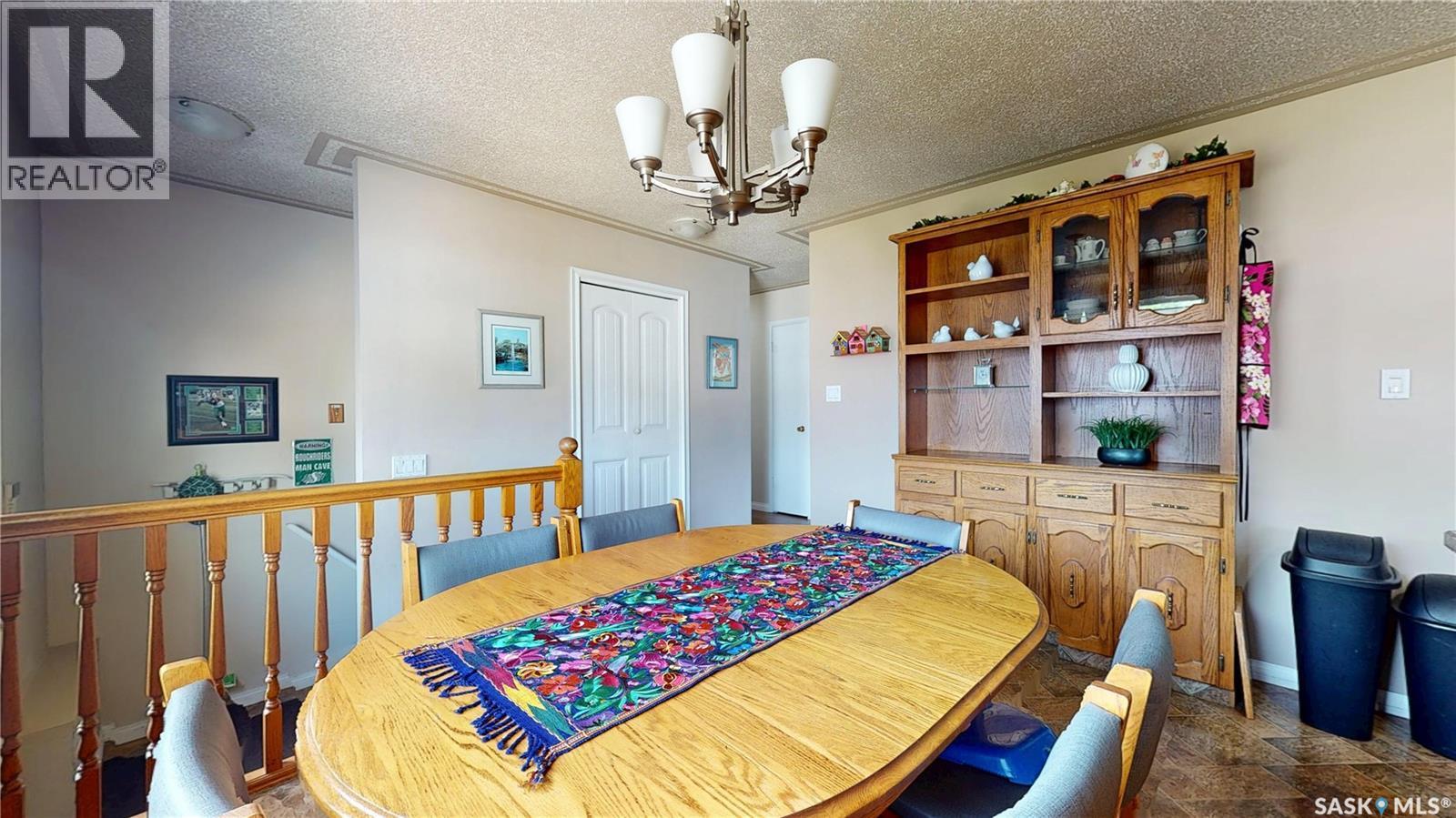 131 Wells Street, Regina, SK - Indoor Photo Showing Dining Room