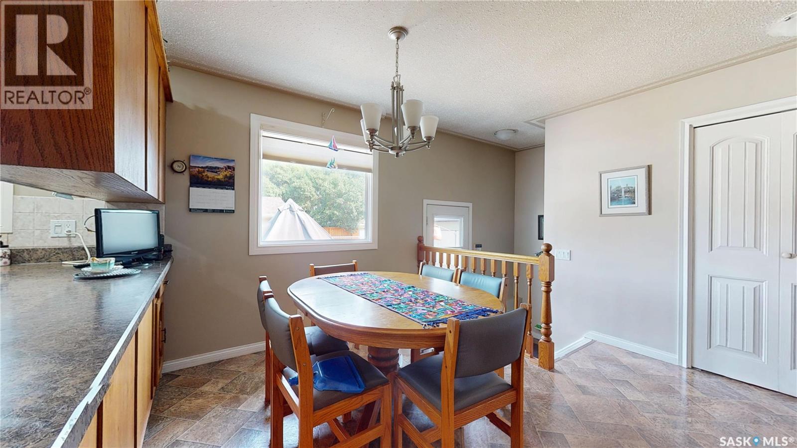 131 Wells Street, Regina, SK - Indoor Photo Showing Dining Room