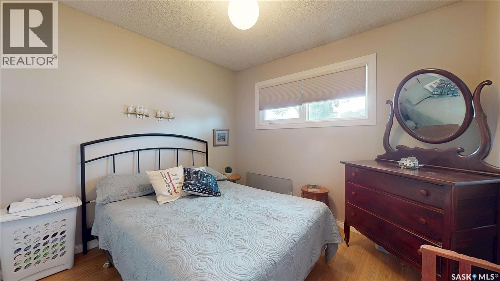 131 Wells Street, Regina, SK - Indoor Photo Showing Bedroom