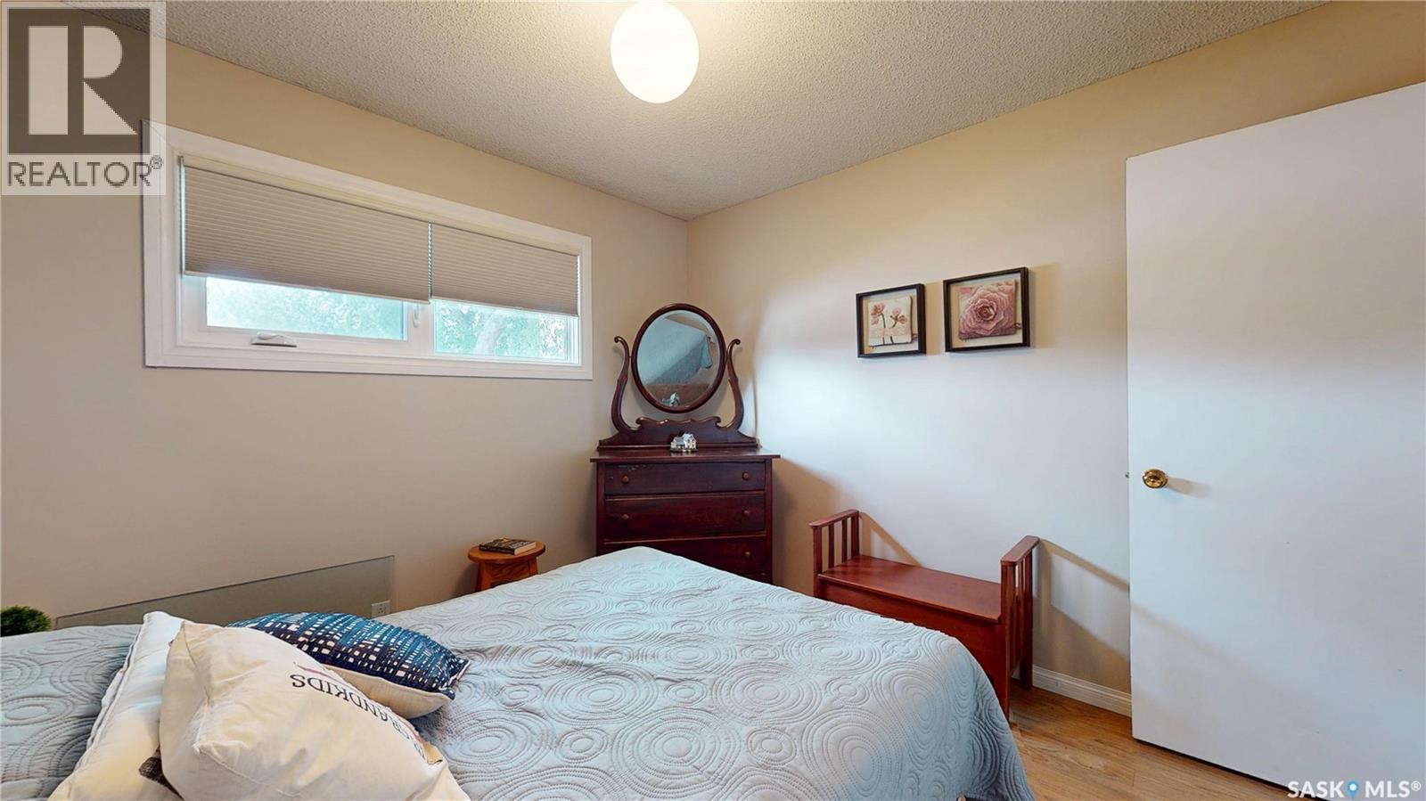 131 Wells Street, Regina, SK - Indoor Photo Showing Bedroom