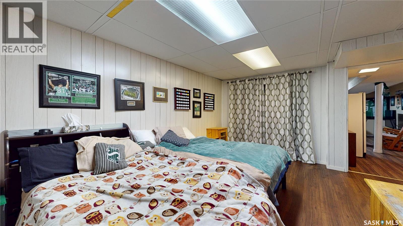 131 Wells Street, Regina, SK - Indoor Photo Showing Bedroom