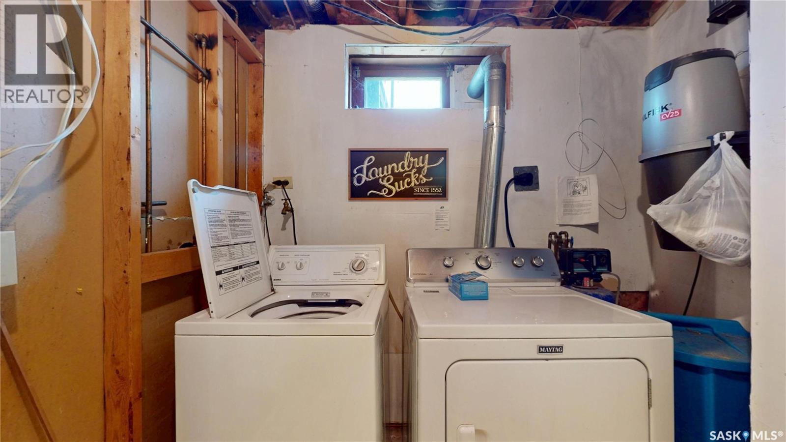131 Wells Street, Regina, SK - Indoor Photo Showing Laundry Room