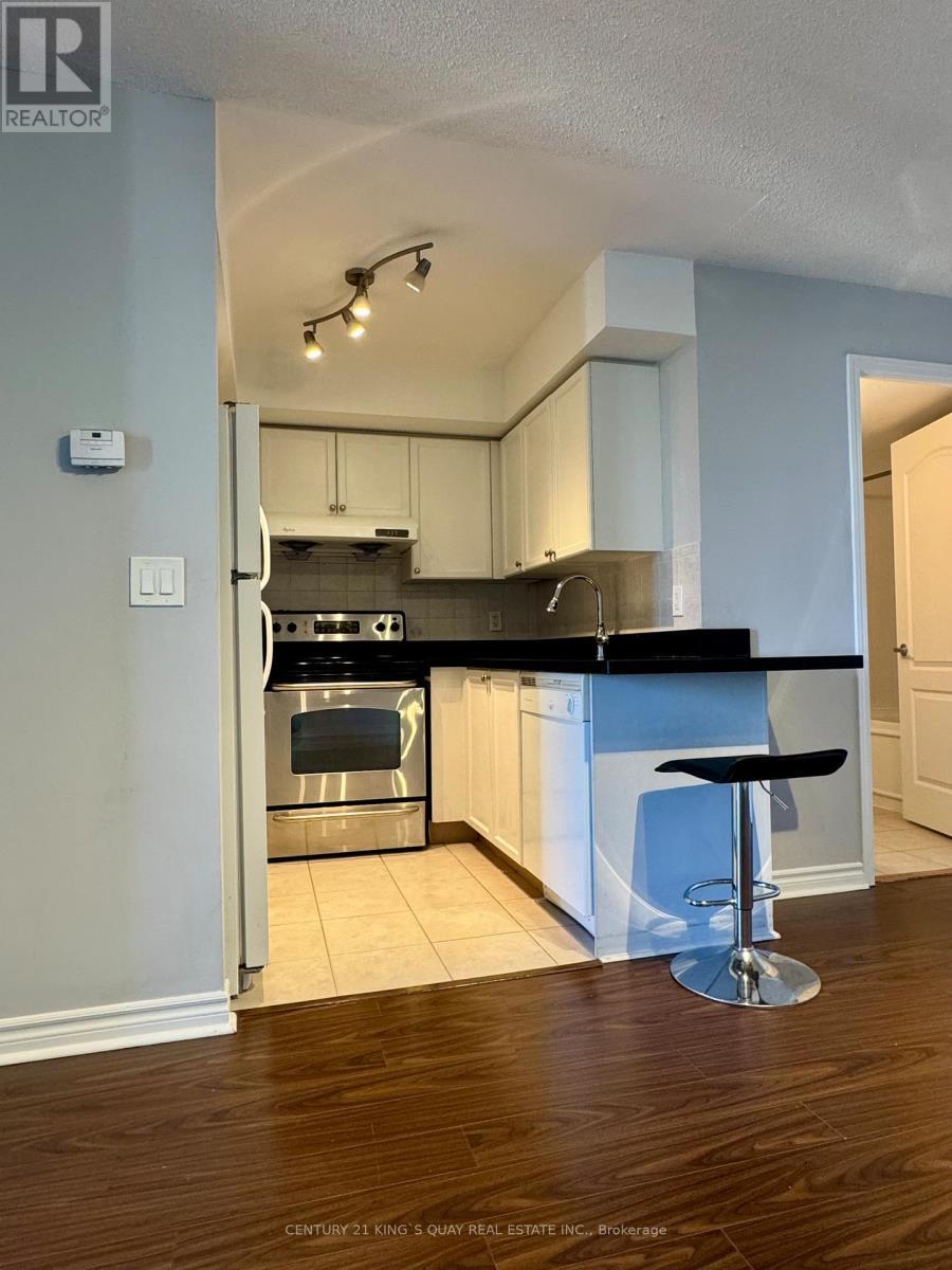 2006 - 17 Barberry Place, Toronto, ON - Indoor Photo Showing Kitchen
