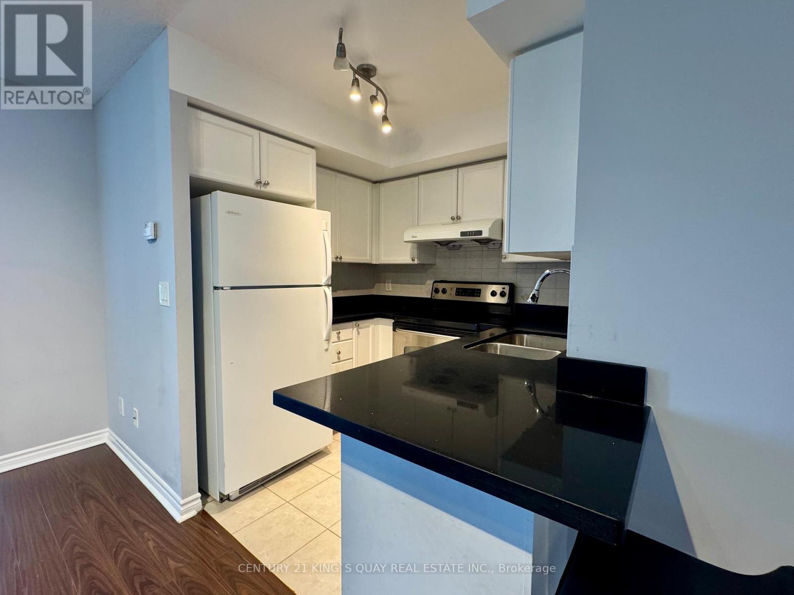 2006 - 17 Barberry Place, Toronto, ON - Indoor Photo Showing Kitchen
