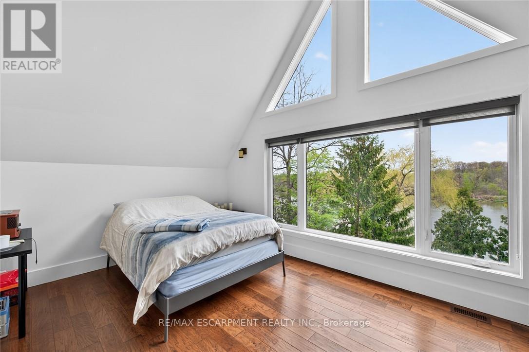 1300 River Road, Haldimand, ON - Indoor Photo Showing Bedroom