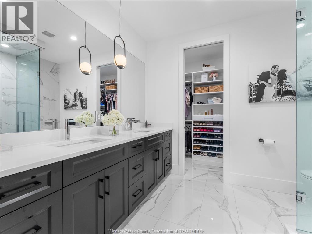 293 Xavier Circle, Lakeshore, ON - Indoor Photo Showing Bathroom