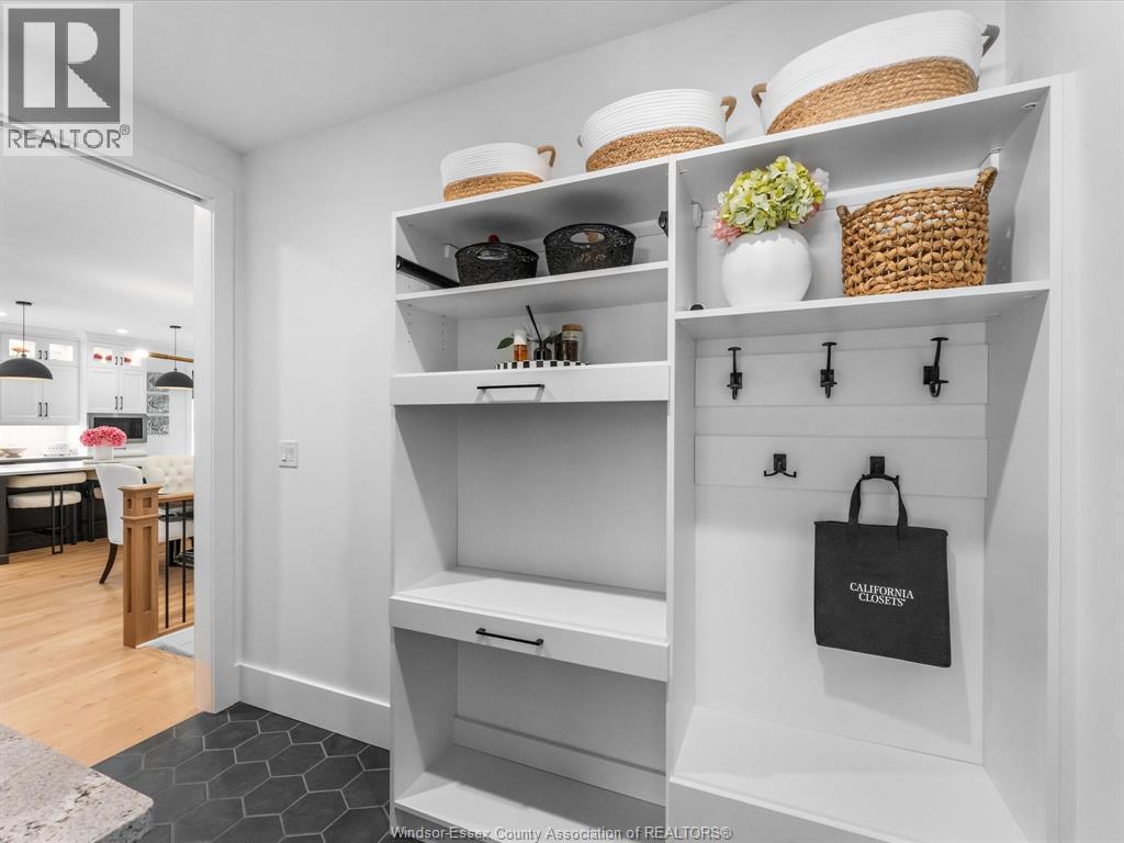 293 Xavier Circle, Lakeshore, ON - Indoor
