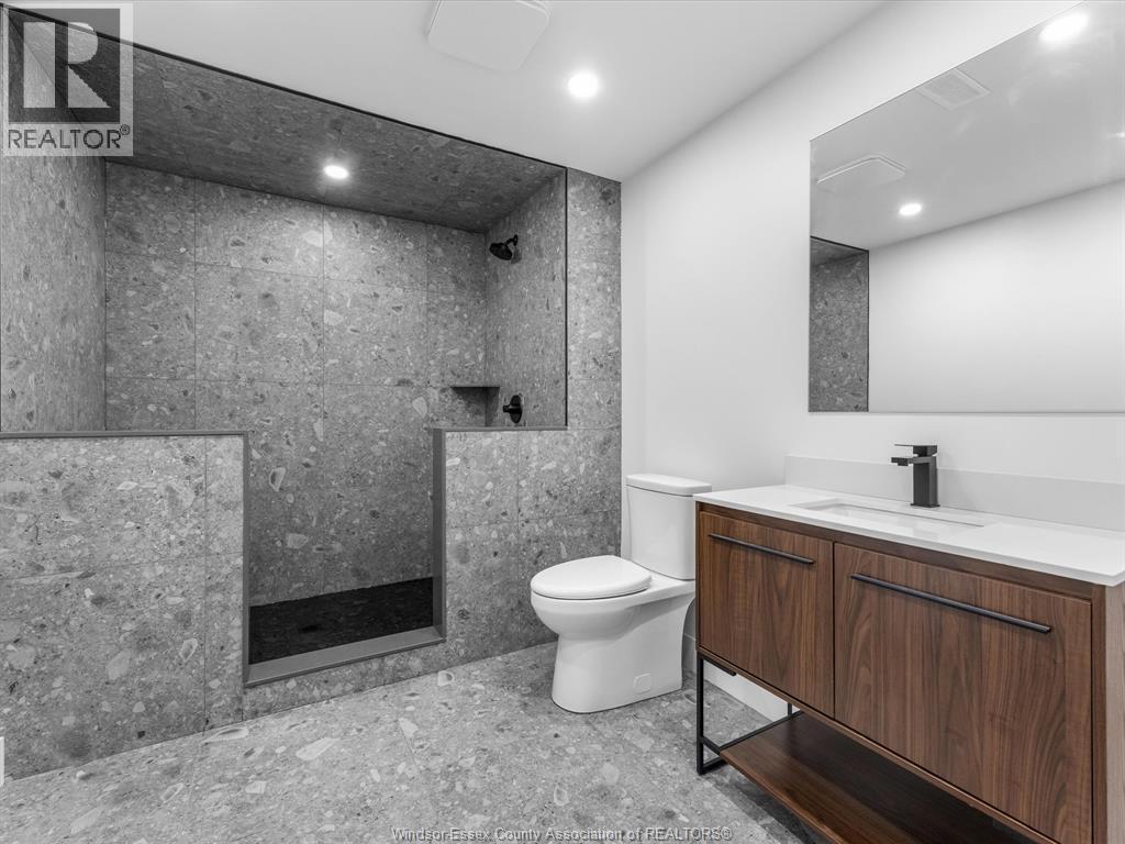 293 Xavier Circle, Lakeshore, ON - Indoor Photo Showing Bathroom