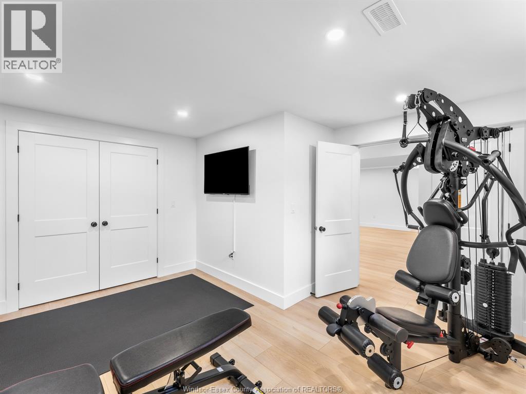 293 Xavier Circle, Lakeshore, ON - Indoor Photo Showing Gym Room
