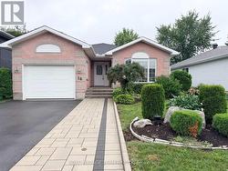 16 FAIRVIEW CRESCENT Arnprior, ON K7S 3V7