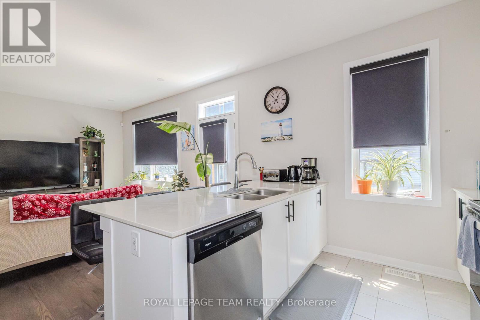 408 Epoch Street, Ottawa, ON - Indoor