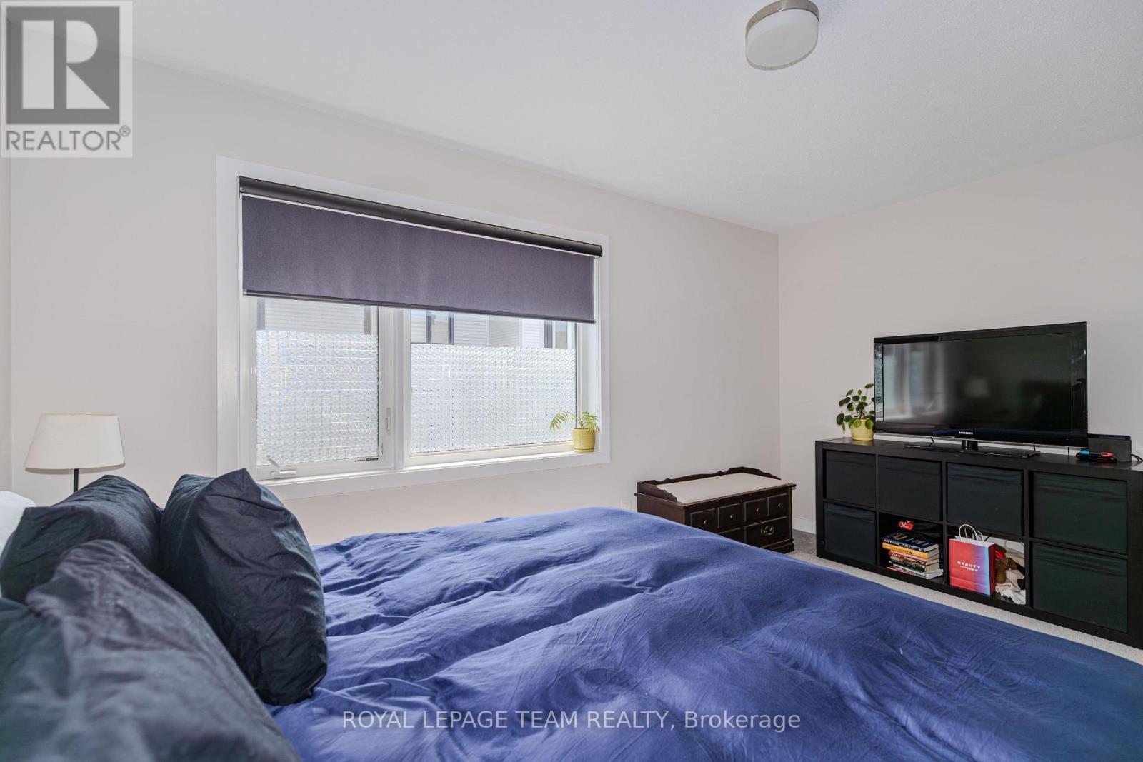 408 Epoch Street, Ottawa, ON - Indoor Photo Showing Bedroom