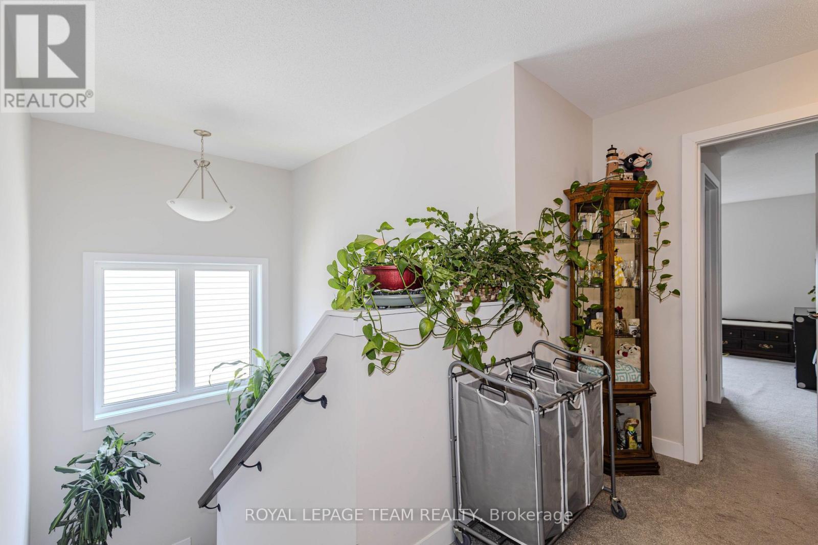 408 Epoch Street, Ottawa, ON - Indoor Photo Showing Other Room