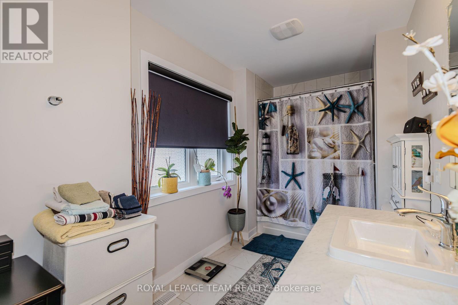408 Epoch Street, Ottawa, ON - Indoor