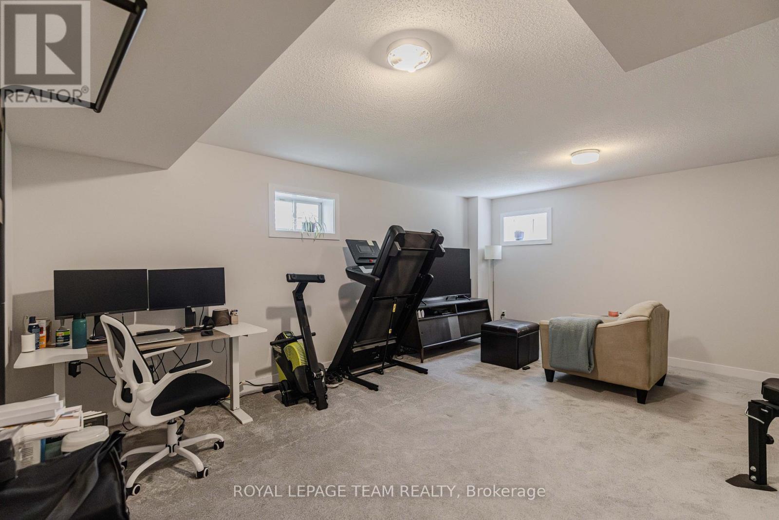 408 Epoch Street, Ottawa, ON - Indoor Photo Showing Office