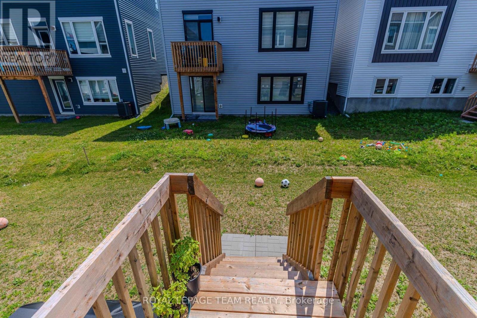 408 Epoch Street, Ottawa, ON - Outdoor