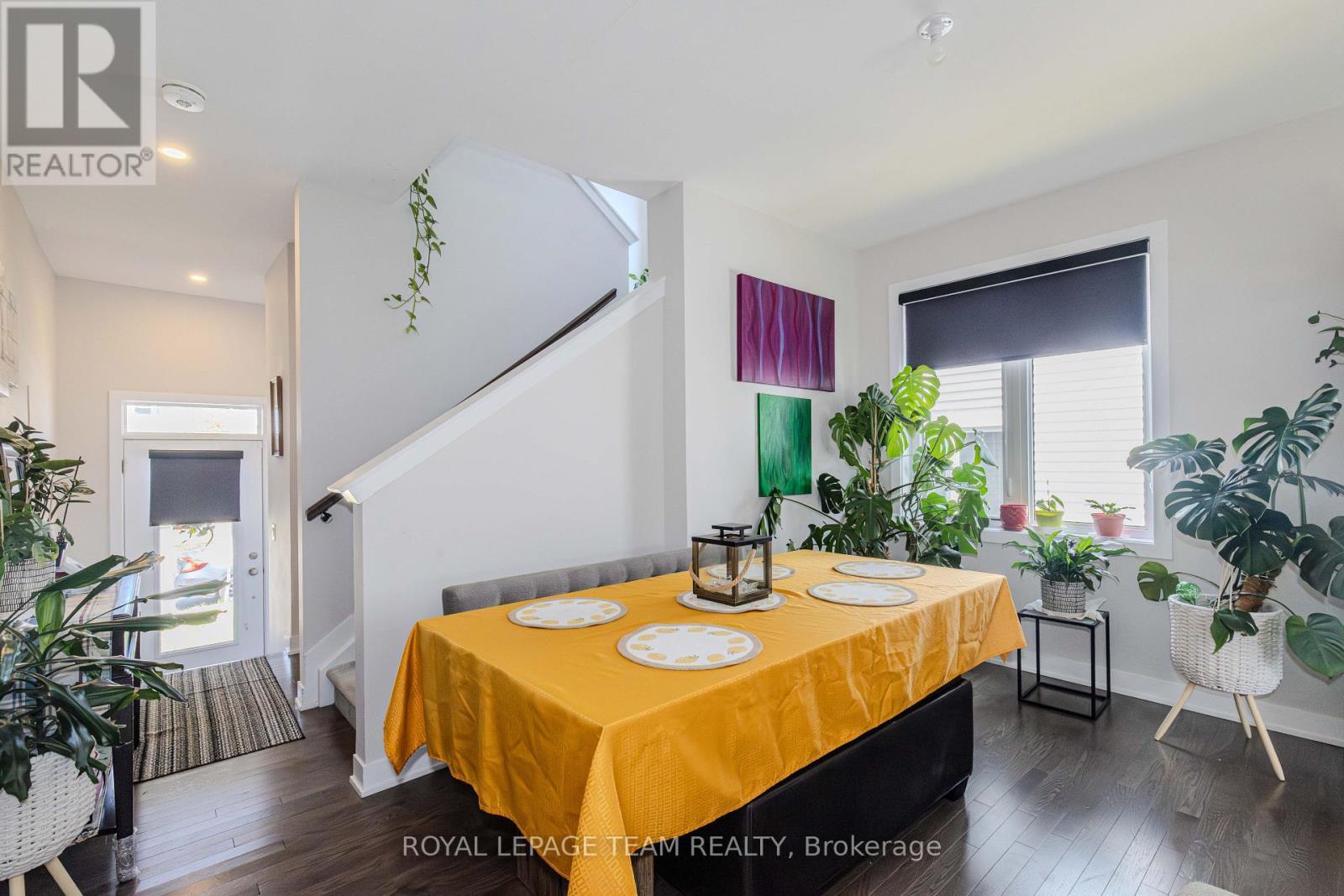 408 Epoch Street, Ottawa, ON - Indoor Photo Showing Dining Room