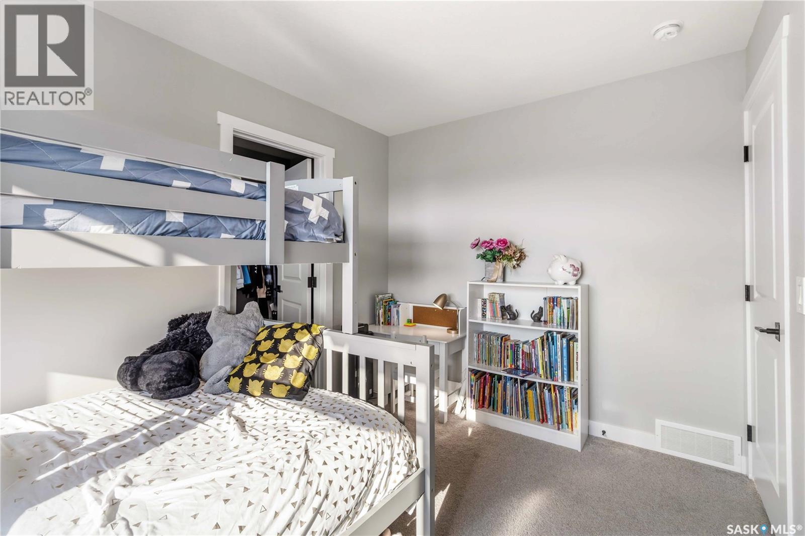 358 Stilling Manor, Saskatoon, SK - Indoor Photo Showing Bedroom