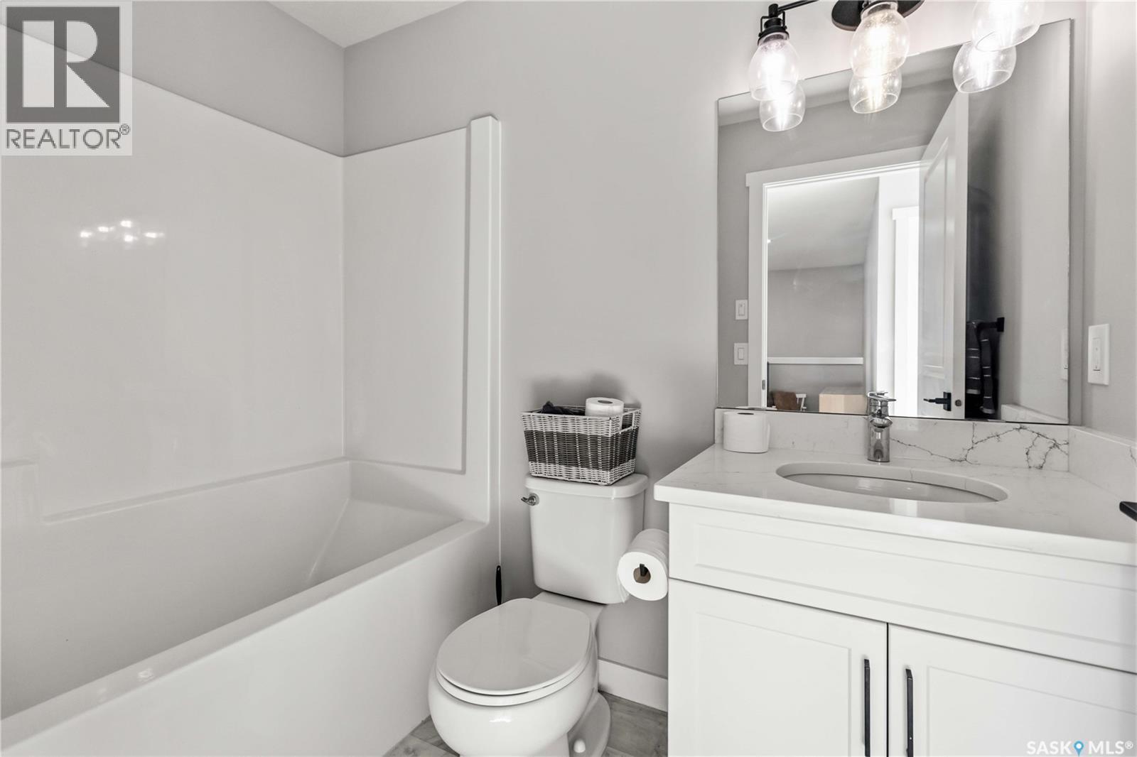 358 Stilling Manor, Saskatoon, SK - Indoor Photo Showing Bathroom