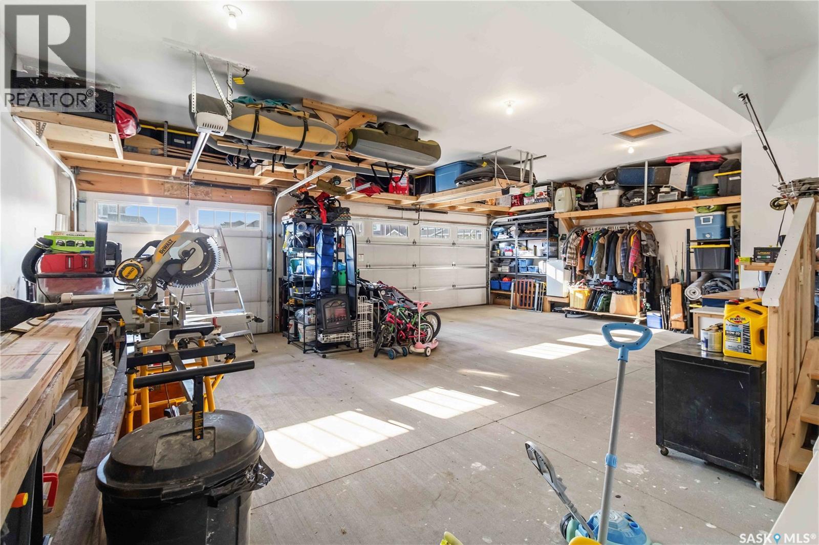 358 Stilling Manor, Saskatoon, SK - Indoor Photo Showing Garage