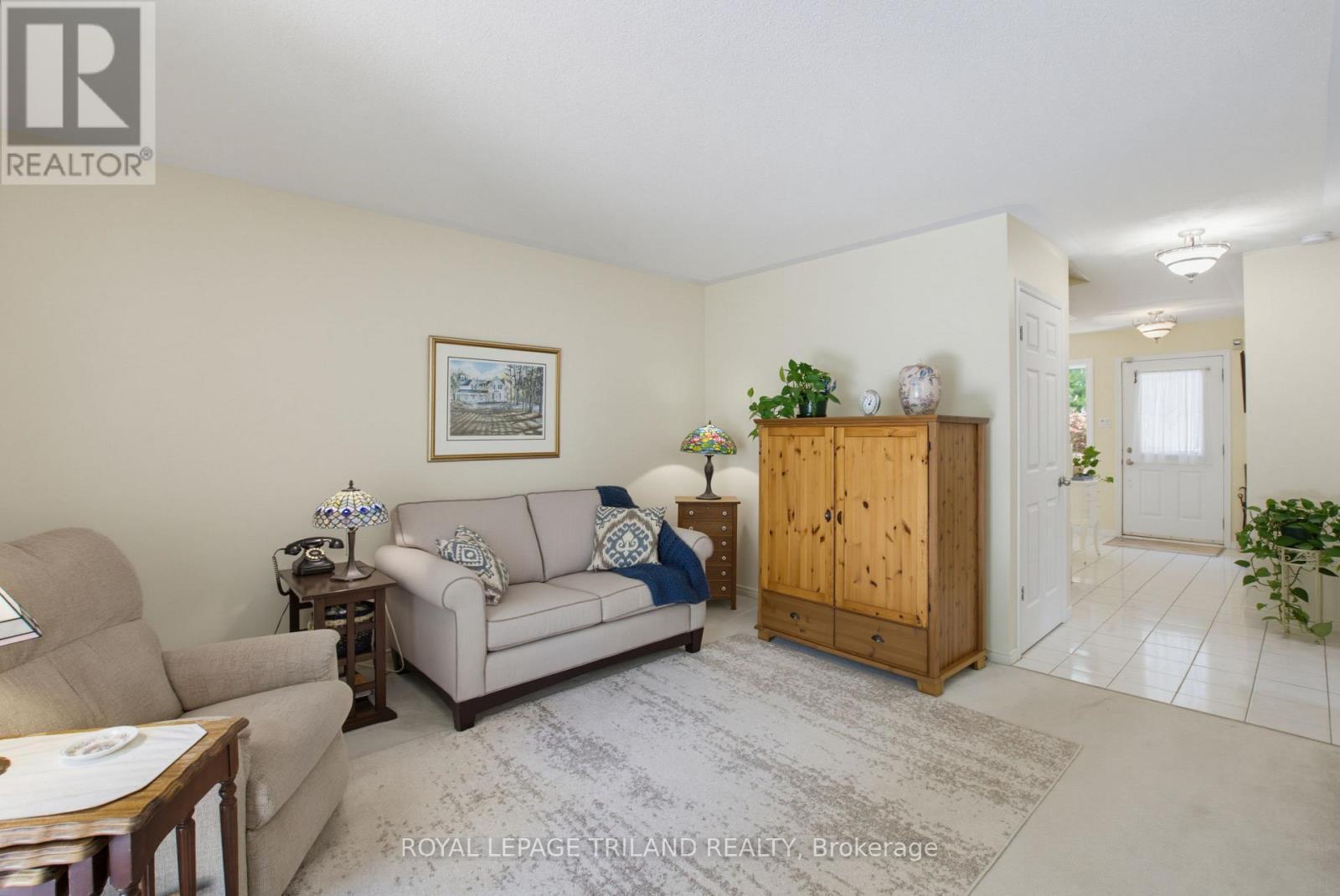 117 Bournemouth Drive, London East (East I), ON - Indoor Photo Showing Living Room