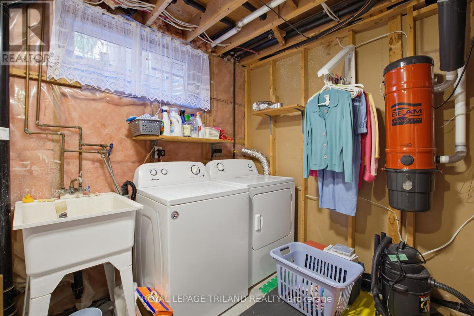 117 Bournemouth Drive, London East (East I), ON - Indoor Photo Showing Laundry Room