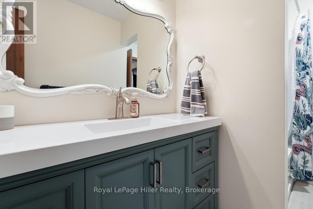 58 Kemp Crescent, Stratford, ON - Indoor Photo Showing Bathroom