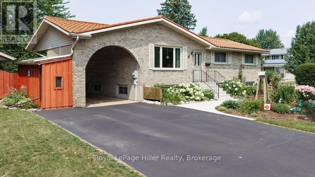 58 Kemp Crescent, Stratford, ON - Outdoor