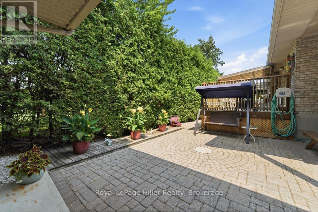 58 Kemp Crescent, Stratford, ON - Outdoor