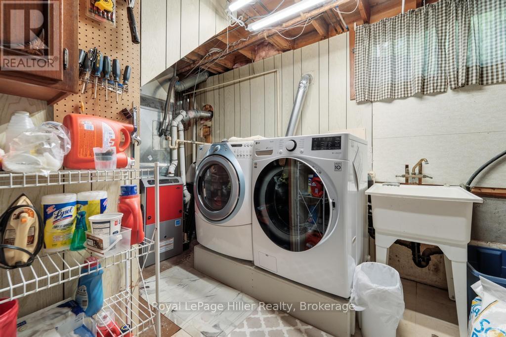 58 Kemp Crescent, Stratford, ON - Indoor Photo Showing Laundry Room