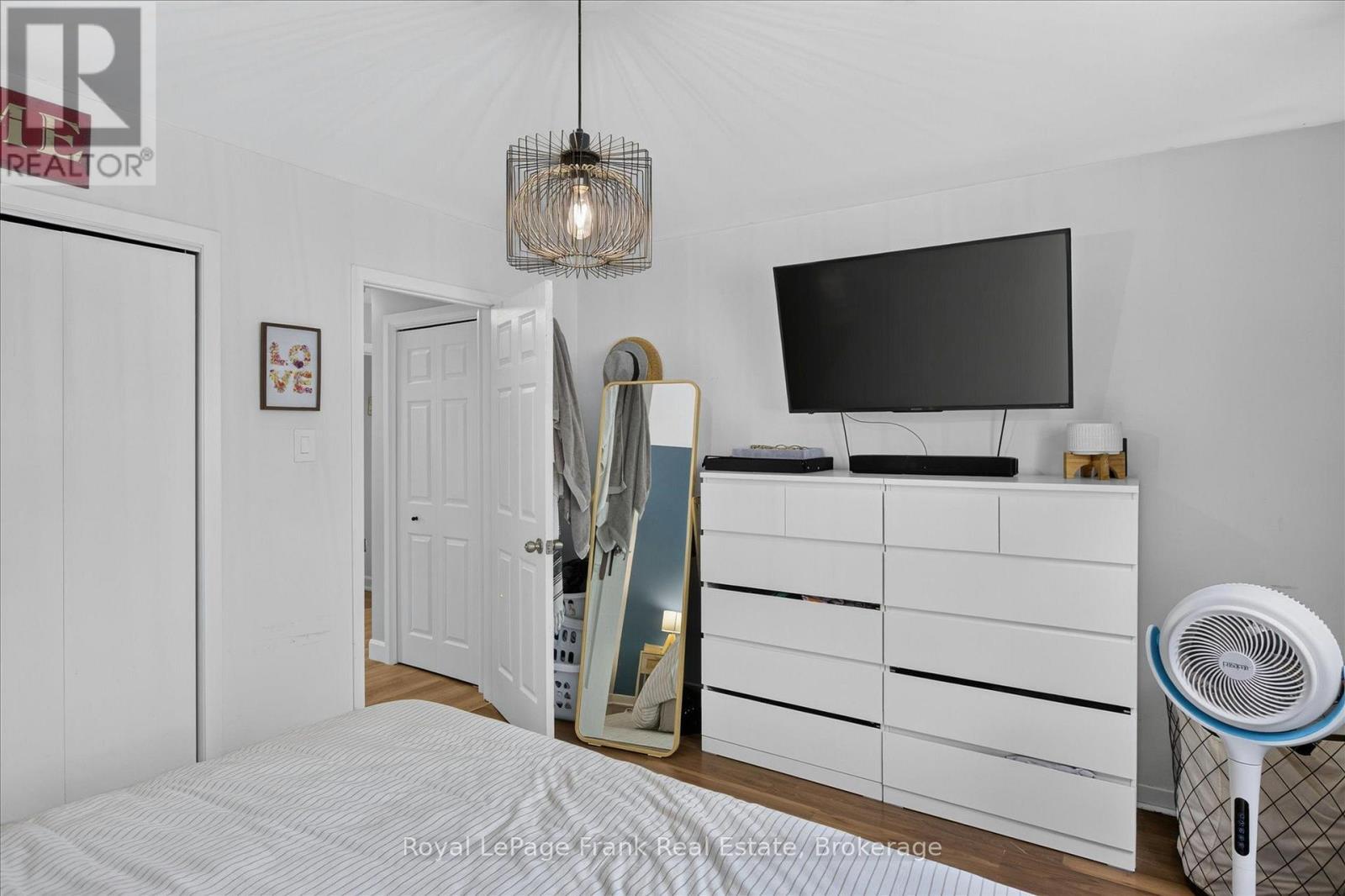 2615 Foxmeadow Road, Peterborough (Ashburnham Ward 4), ON - Indoor Photo Showing Bedroom