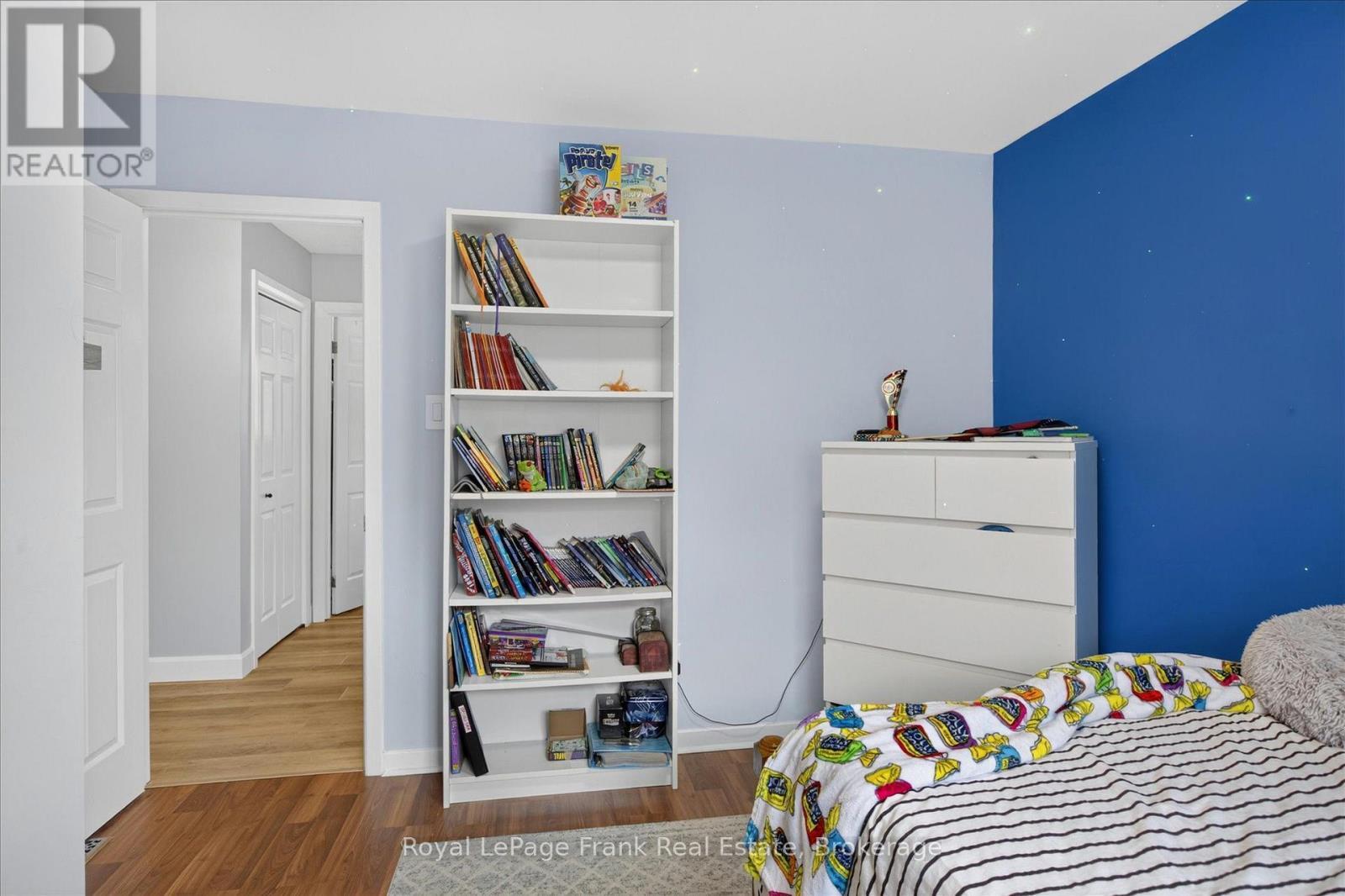 2615 Foxmeadow Road, Peterborough (Ashburnham Ward 4), ON - Indoor Photo Showing Bedroom