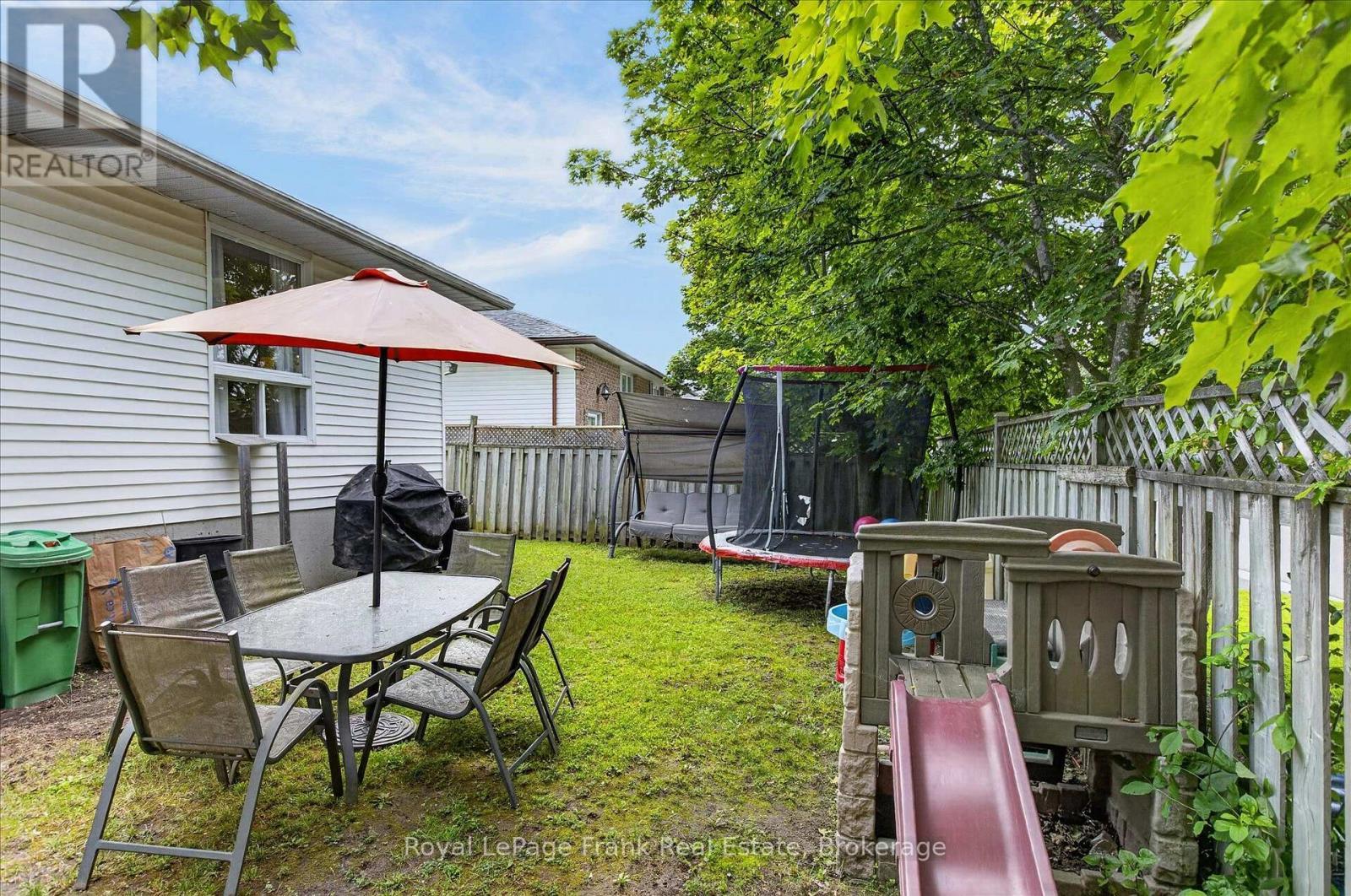 2615 Foxmeadow Road, Peterborough (Ashburnham Ward 4), ON - Outdoor With Deck Patio Veranda
