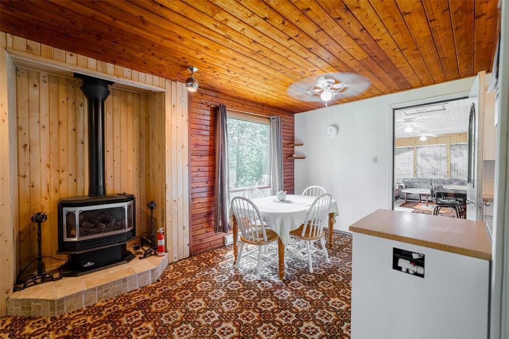 49 Johnnys Drive, Alexander, MB - Indoor Photo Showing Dining Room