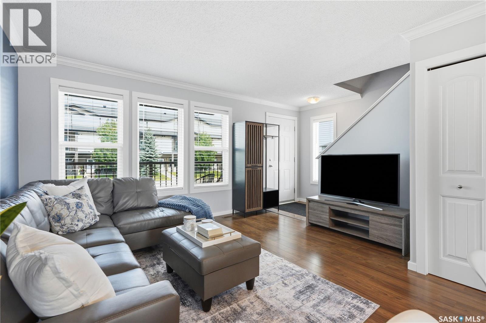 317 315 Hampton Circle, Saskatoon, SK - Indoor Photo Showing Living Room
