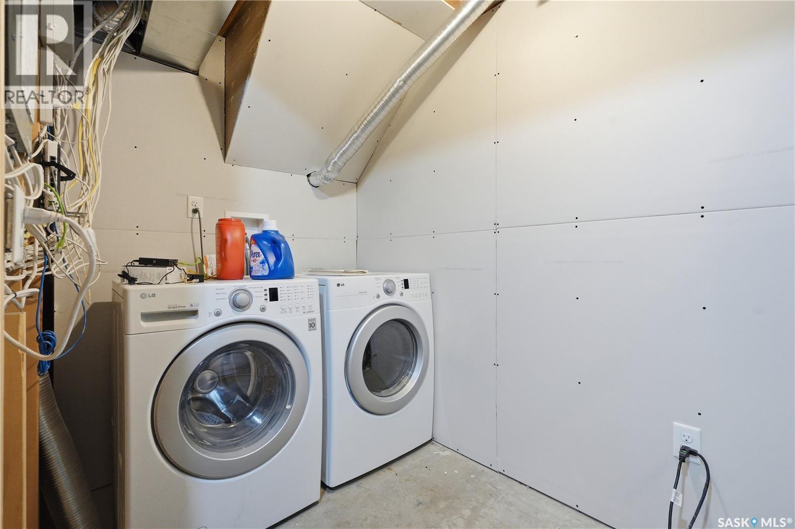 317 315 Hampton Circle, Saskatoon, SK - Indoor Photo Showing Laundry Room